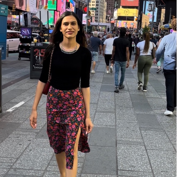 Meet your Posher, Kiran - Picture 1 of 2